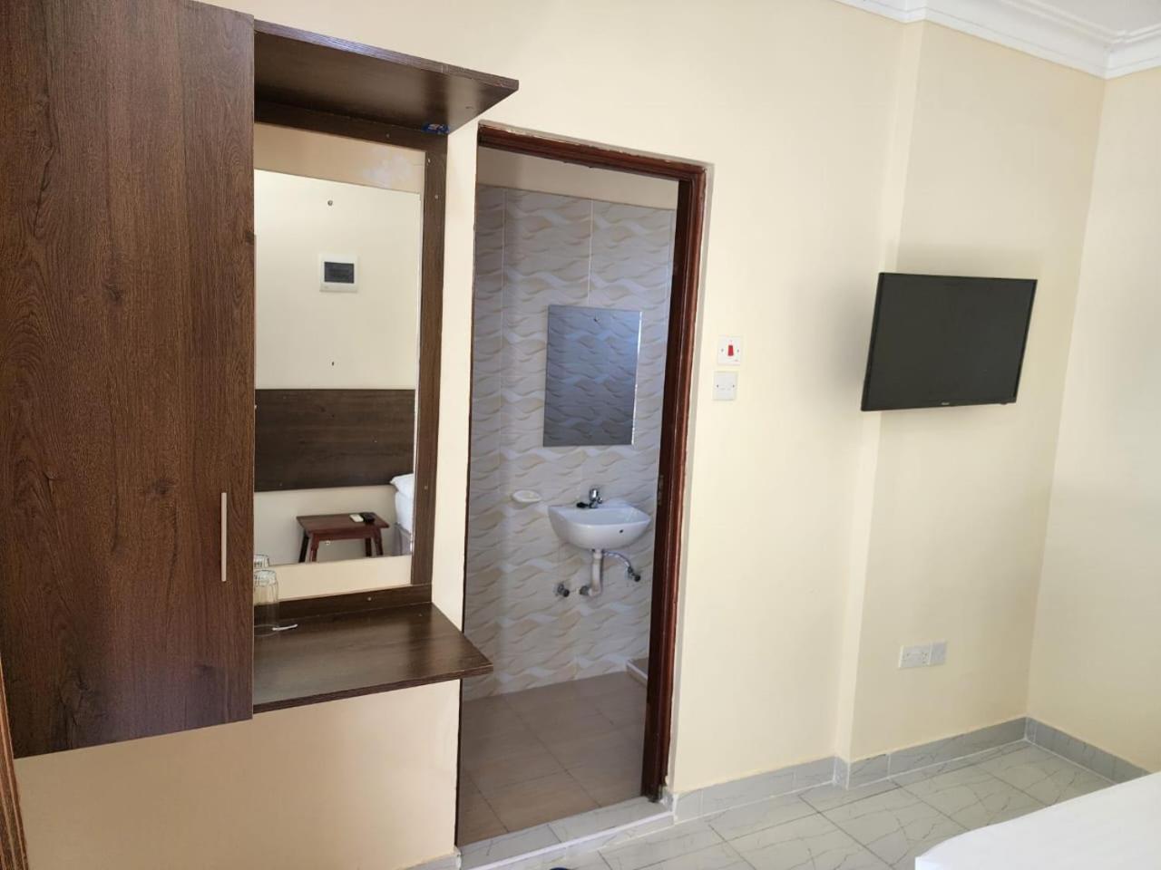 מטוואפה Prestige Leisure Hotel מראה חיצוני תמונה
